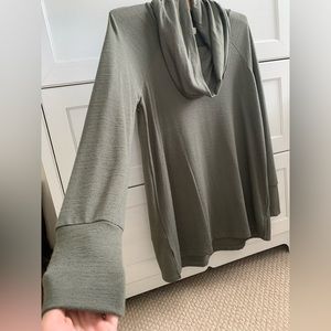 Cupio Flowy Knit Top